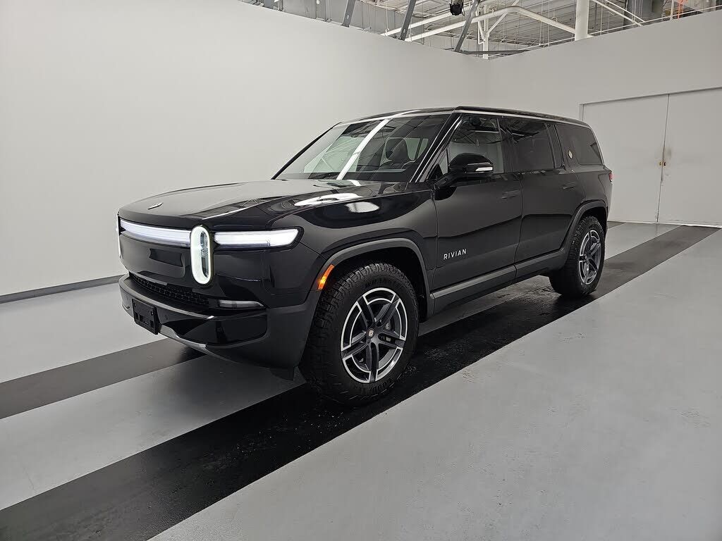 2025 RIVIAN R1S