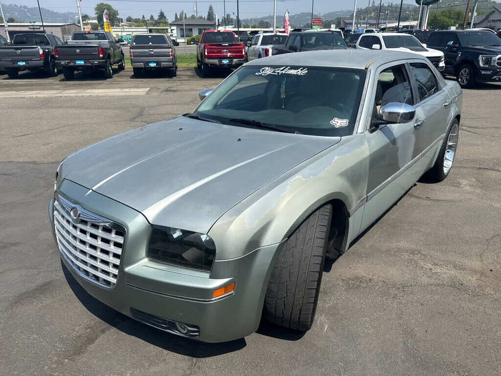 2005 CHRYSLER 300