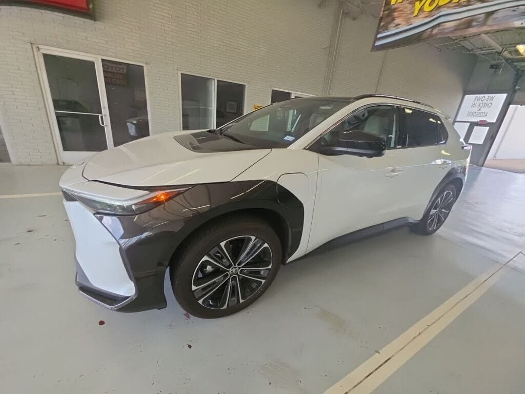 2024 TOYOTA bZ4X