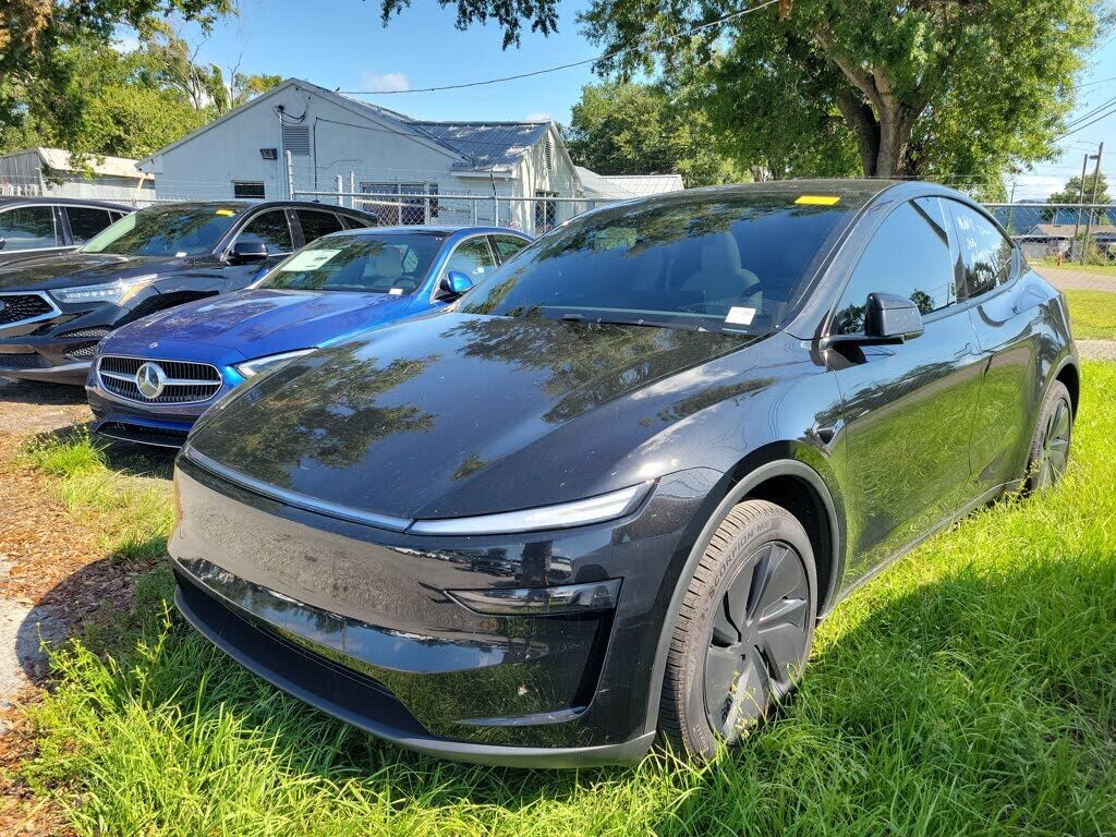 2026 TESLA Model Y