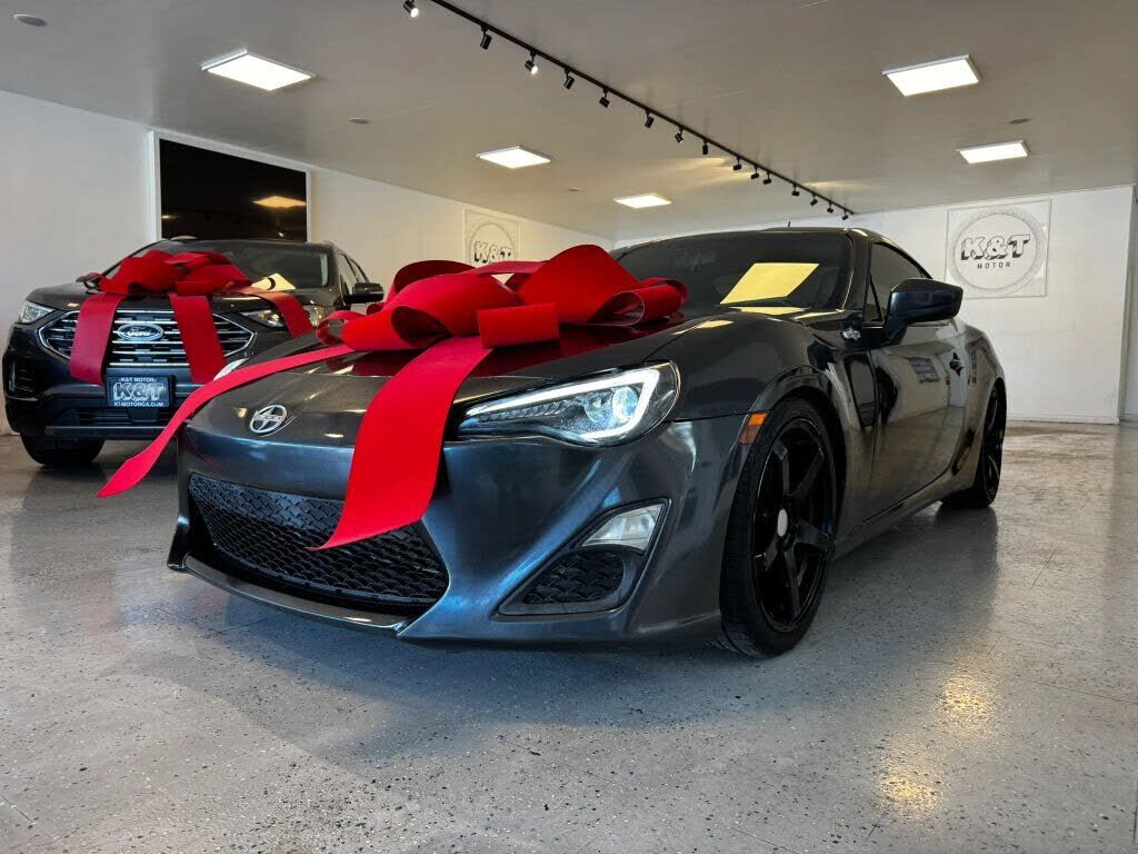 2014 TOYOTA Scion