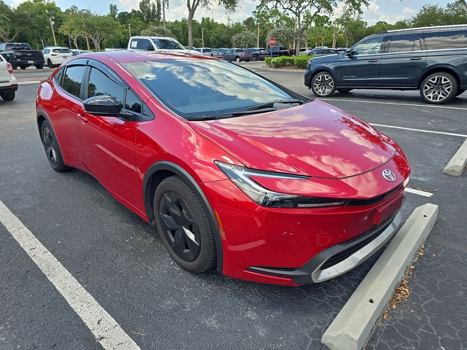 2024 TOYOTA Prius