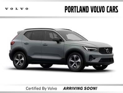 2024 VOLVO XC40