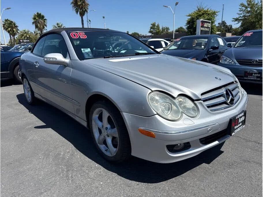 2005 MERCEDES-BENZ CLK-Class
