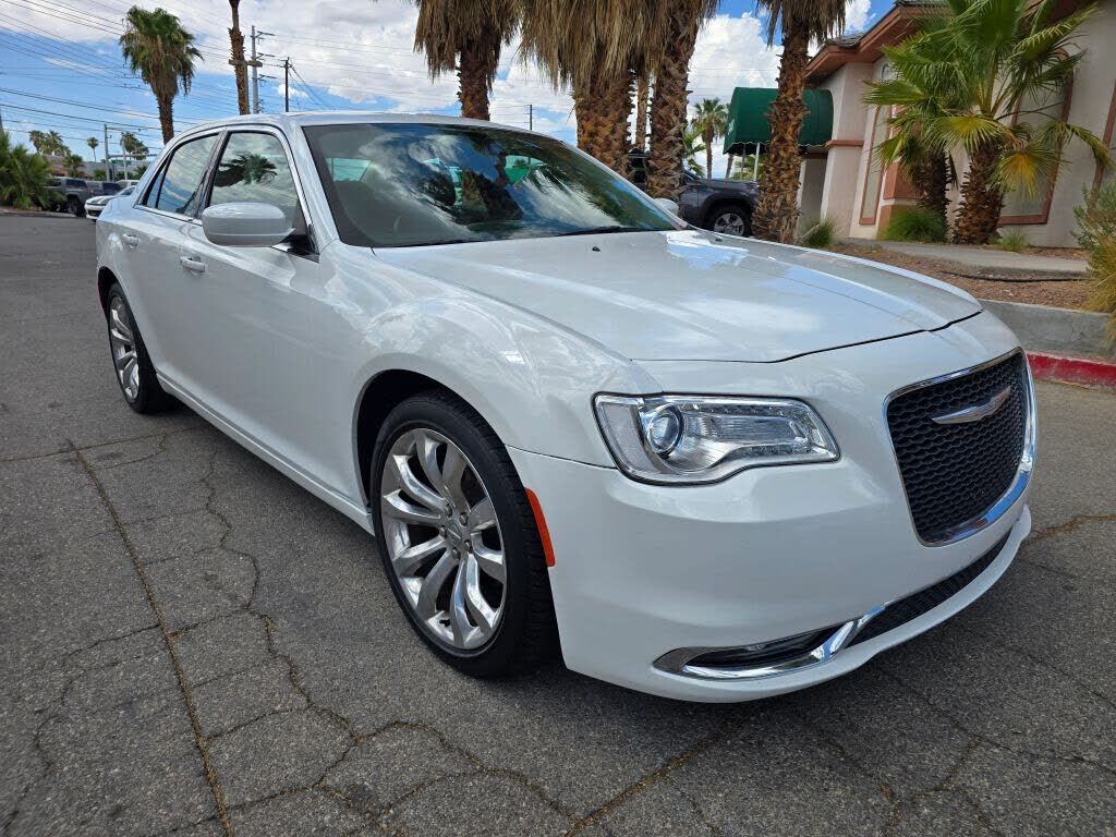 2018 CHRYSLER 300