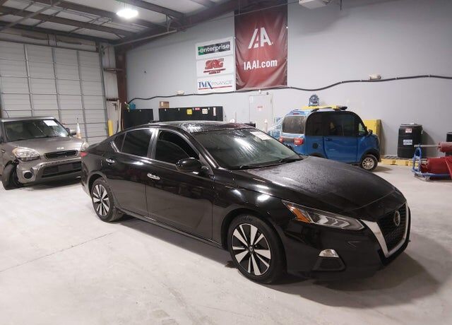 2022 NISSAN Altima