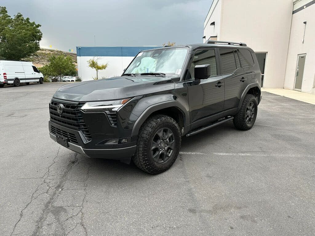 2024 LEXUS GX