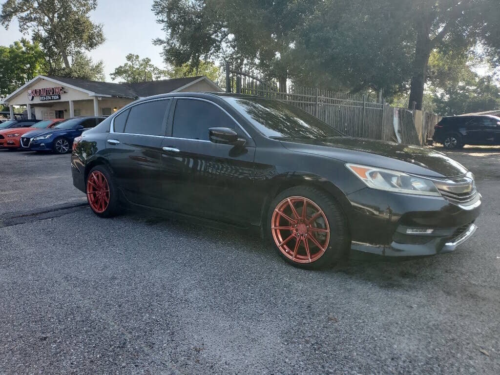 2017 HONDA Accord