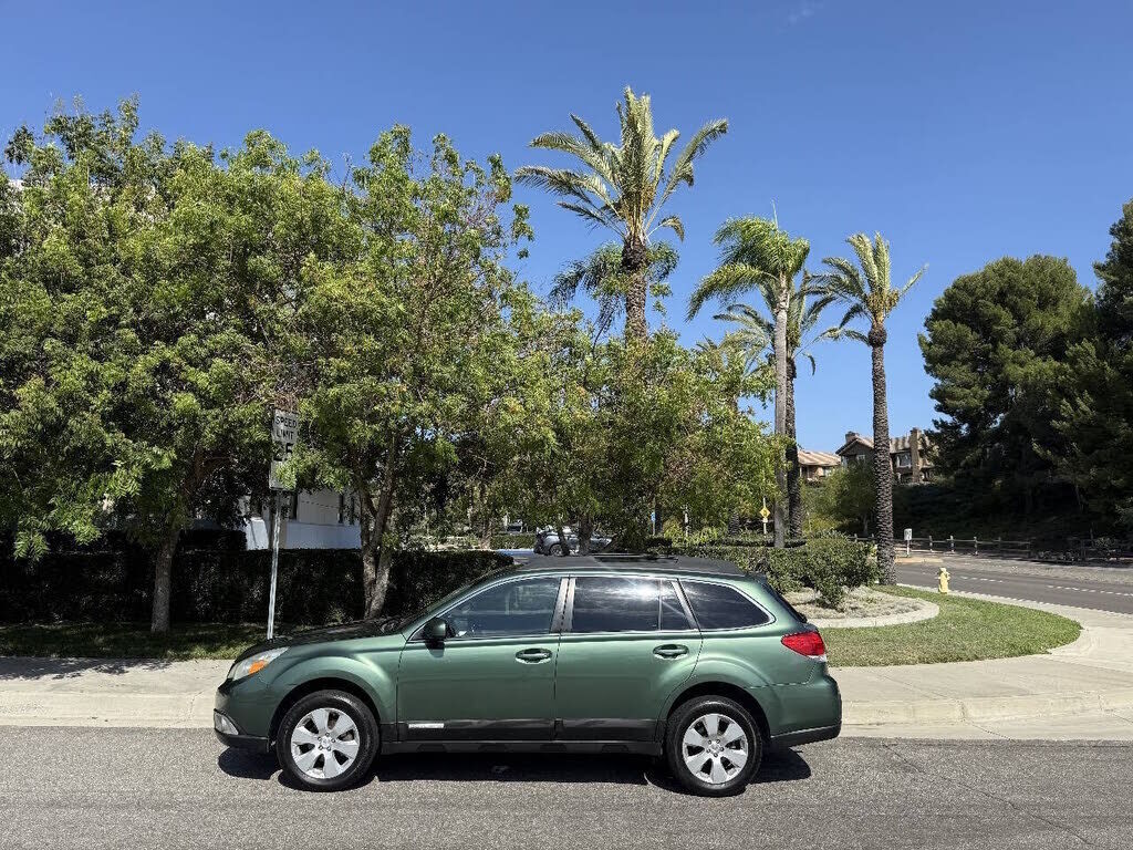 2012 SUBARU Outback