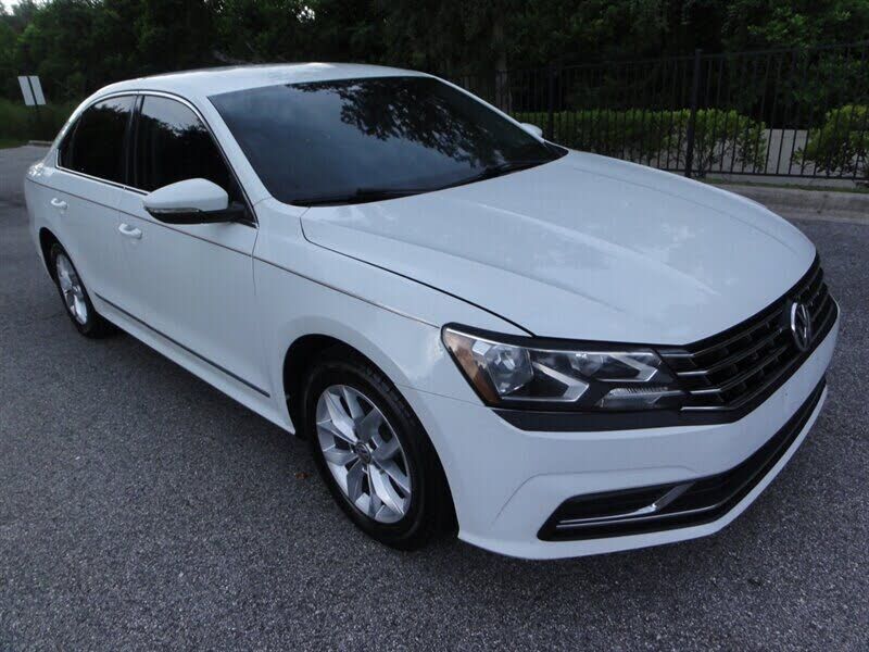 2016 VOLKSWAGEN Passat