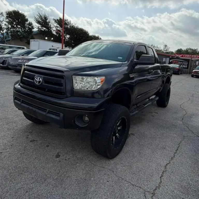 2013 TOYOTA Tundra