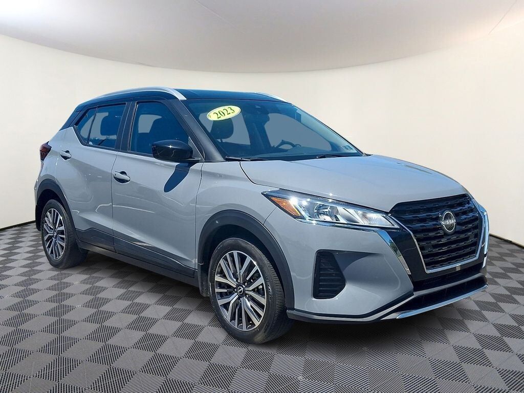 2023 NISSAN Kicks