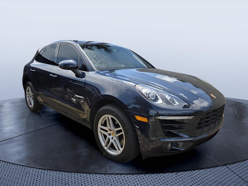 2017 PORSCHE Macan