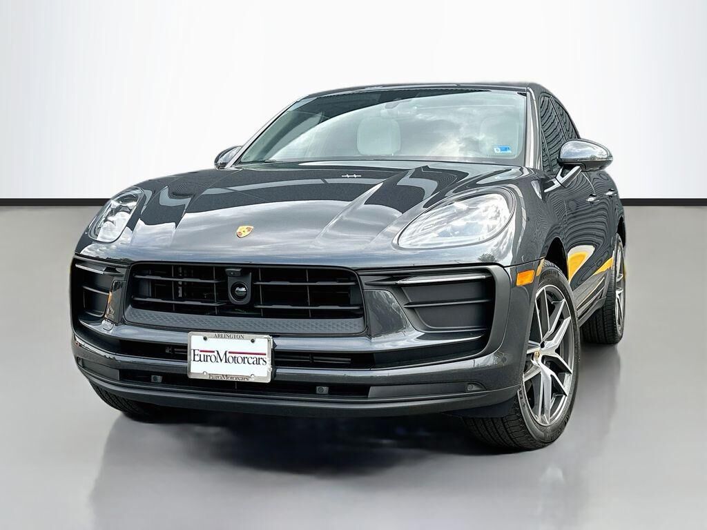2026 PORSCHE Macan