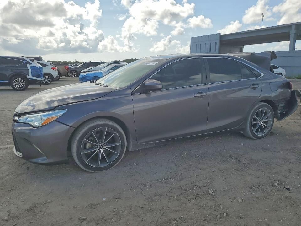2015 TOYOTA Camry