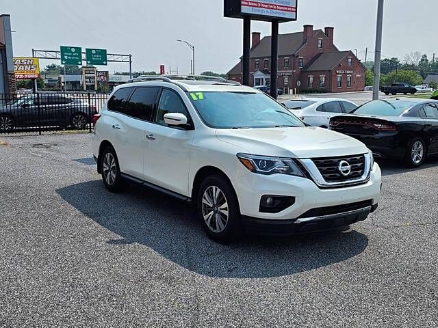 2017 NISSAN Pathfinder