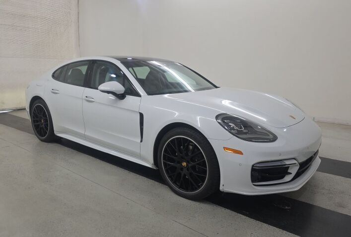2023 PORSCHE Panamera