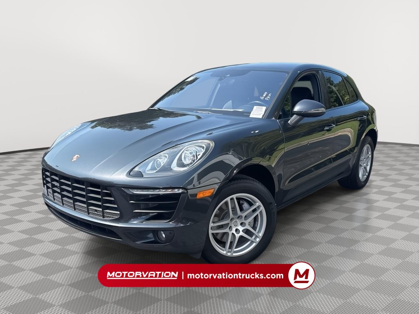 2018 PORSCHE Macan