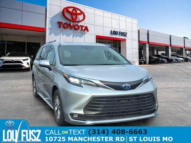 2025 TOYOTA Sienna