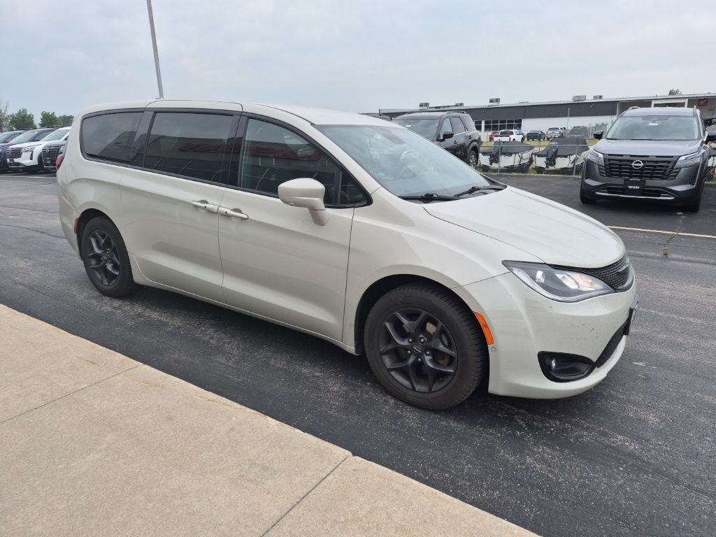 2019 CHRYSLER Pacifica