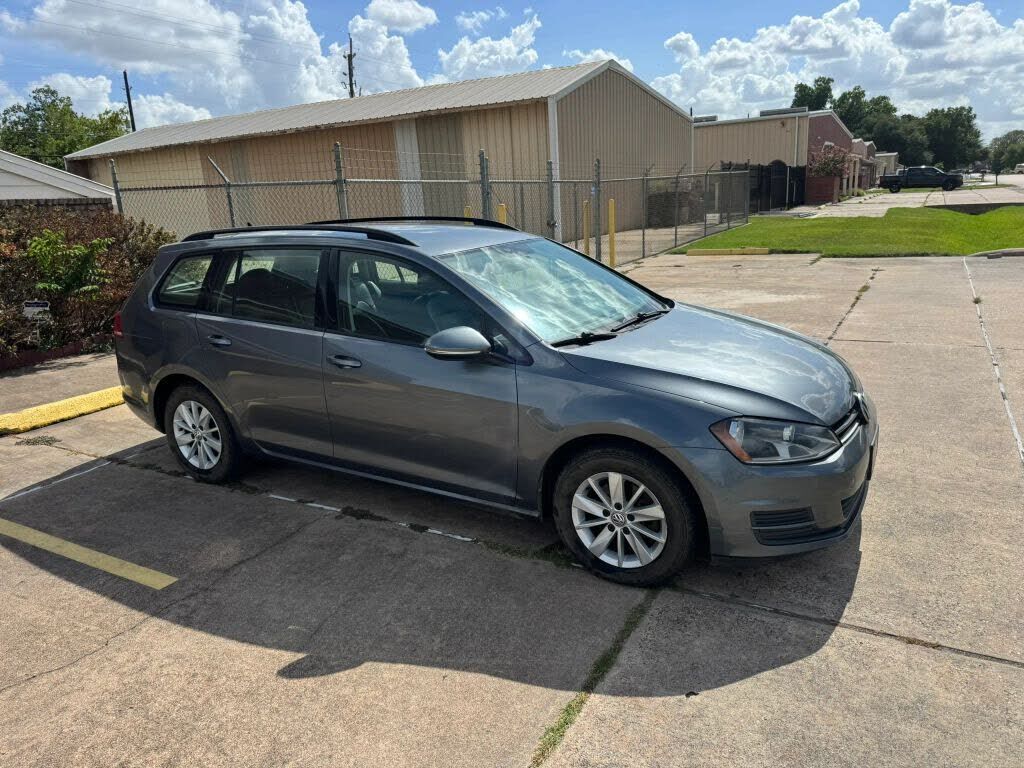 2016 VOLKSWAGEN Golf SportWagen