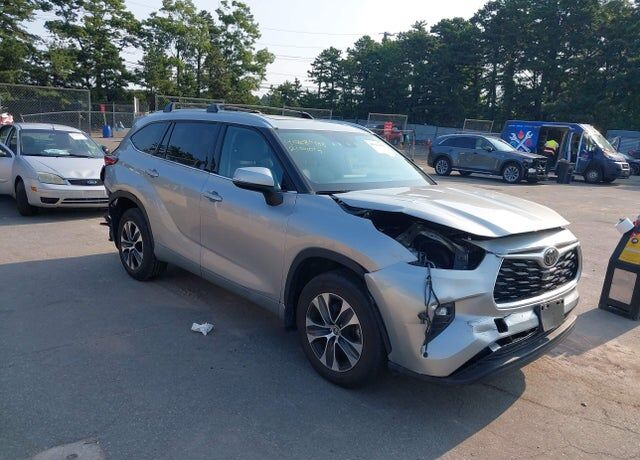 2021 TOYOTA Highlander