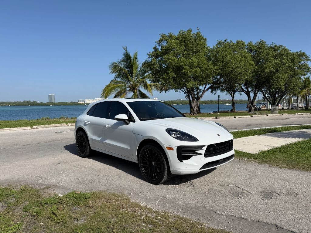 2019 PORSCHE Macan