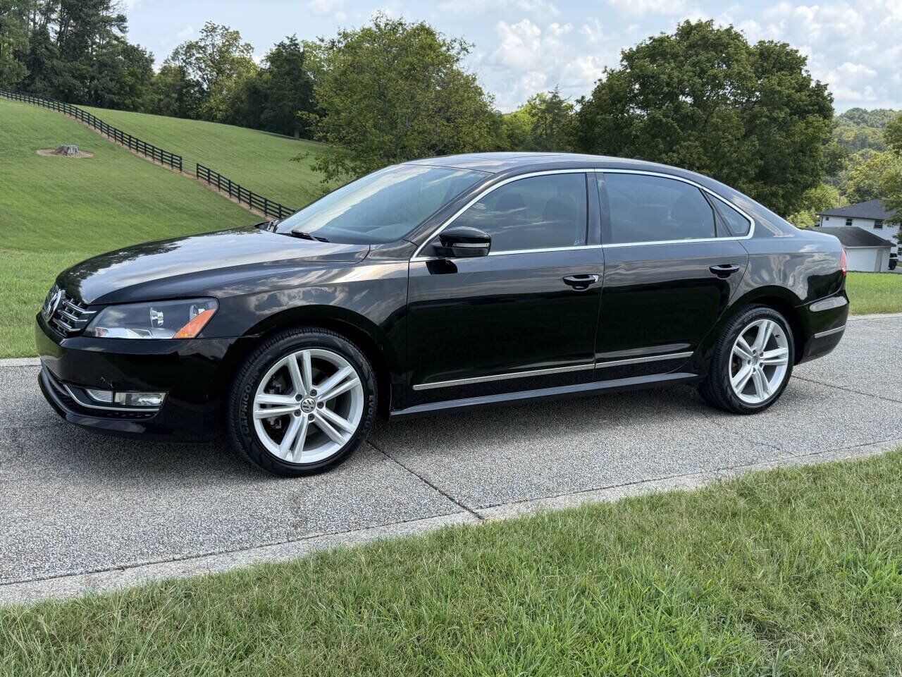 2013 VOLKSWAGEN Passat