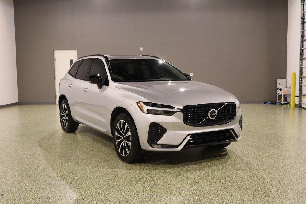 2025 VOLVO XC60