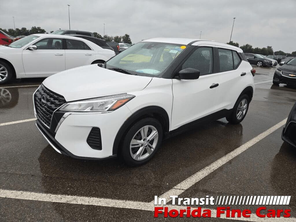 2023 NISSAN Kicks