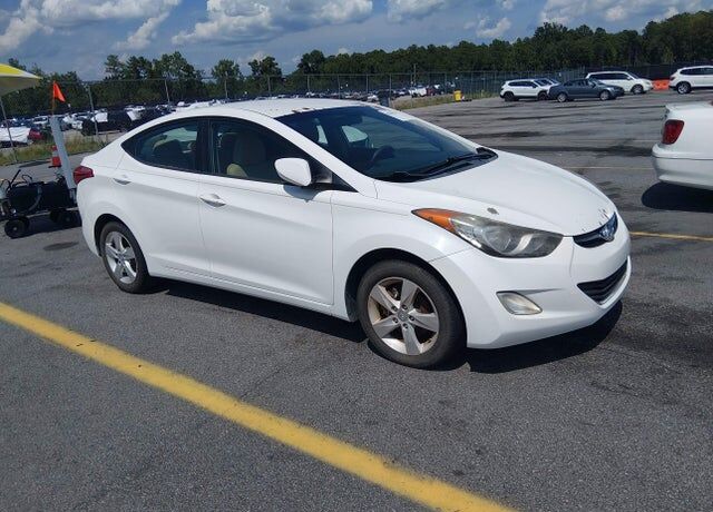 2012 HYUNDAI Elantra