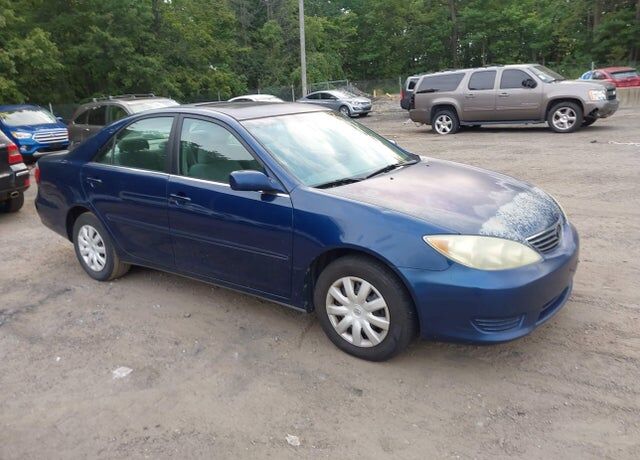 2005 TOYOTA Camry
