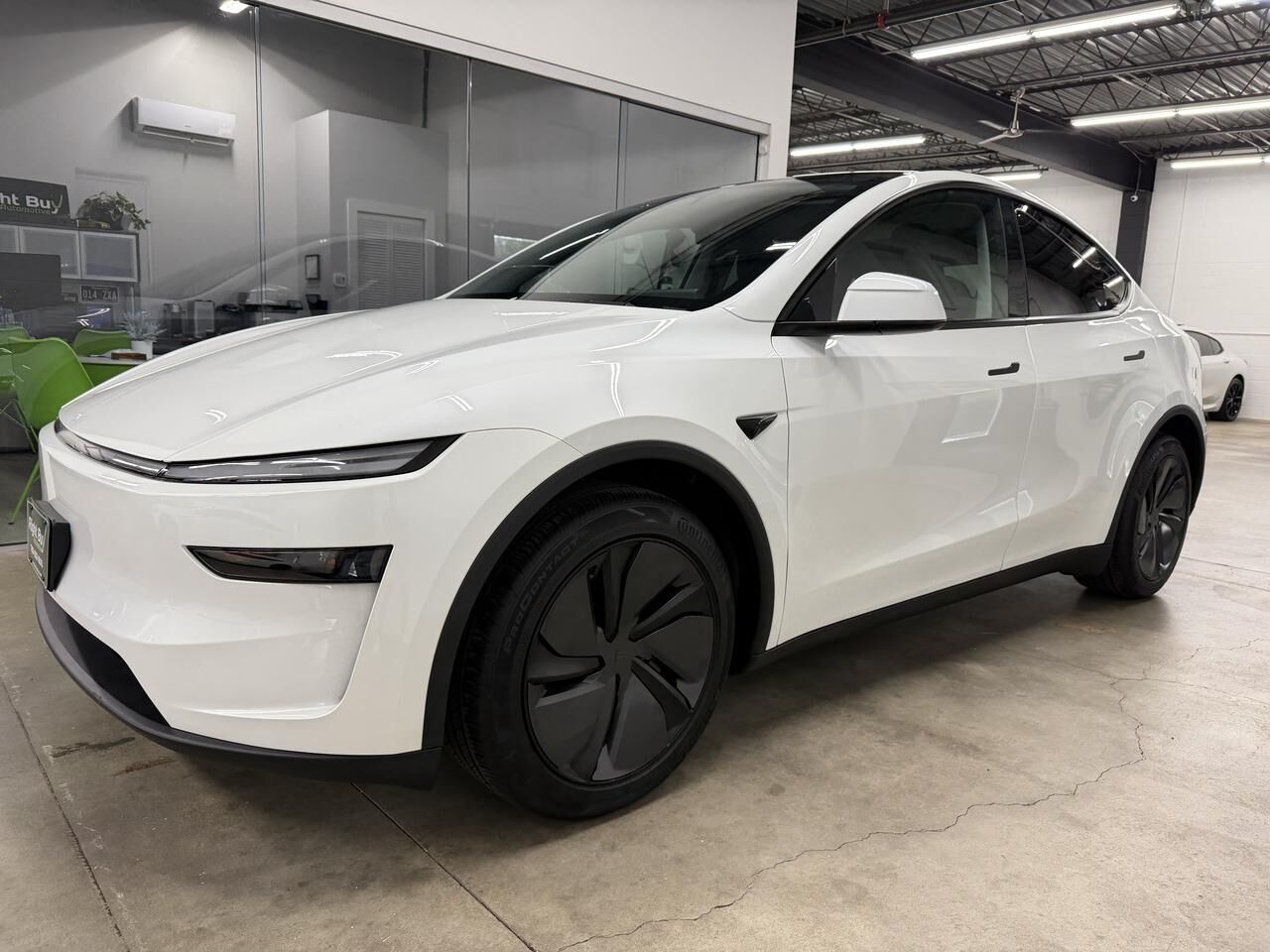 2026 TESLA Model Y