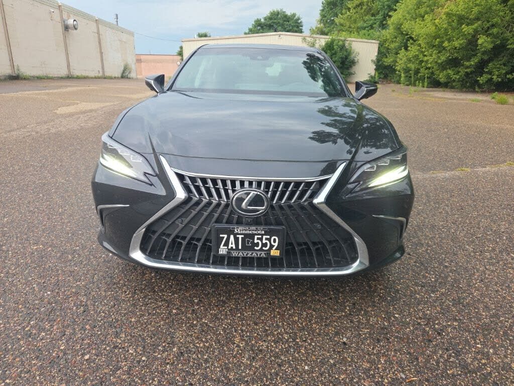 2024 LEXUS ES