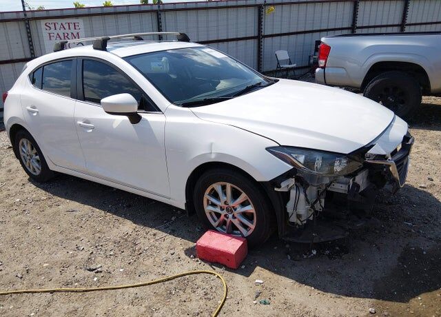 2016 MAZDA Mazda3