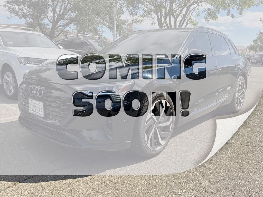 2024 AUDI Q8