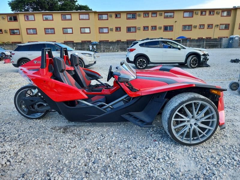 2015 SLINGSHOT Slingshot SL