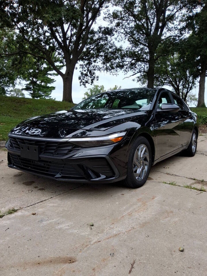 2024 HYUNDAI Elantra