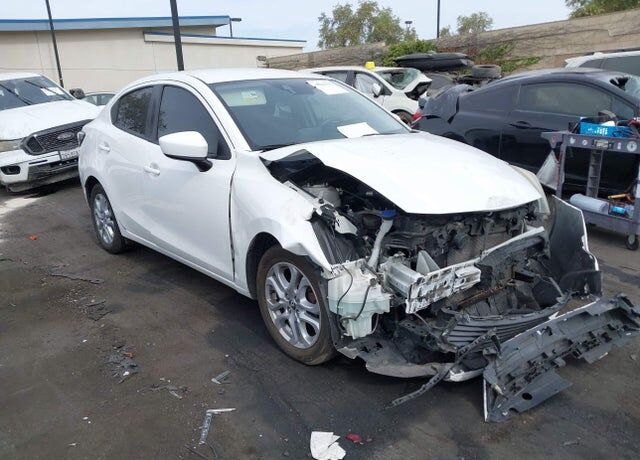 2017 TOYOTA Yaris
