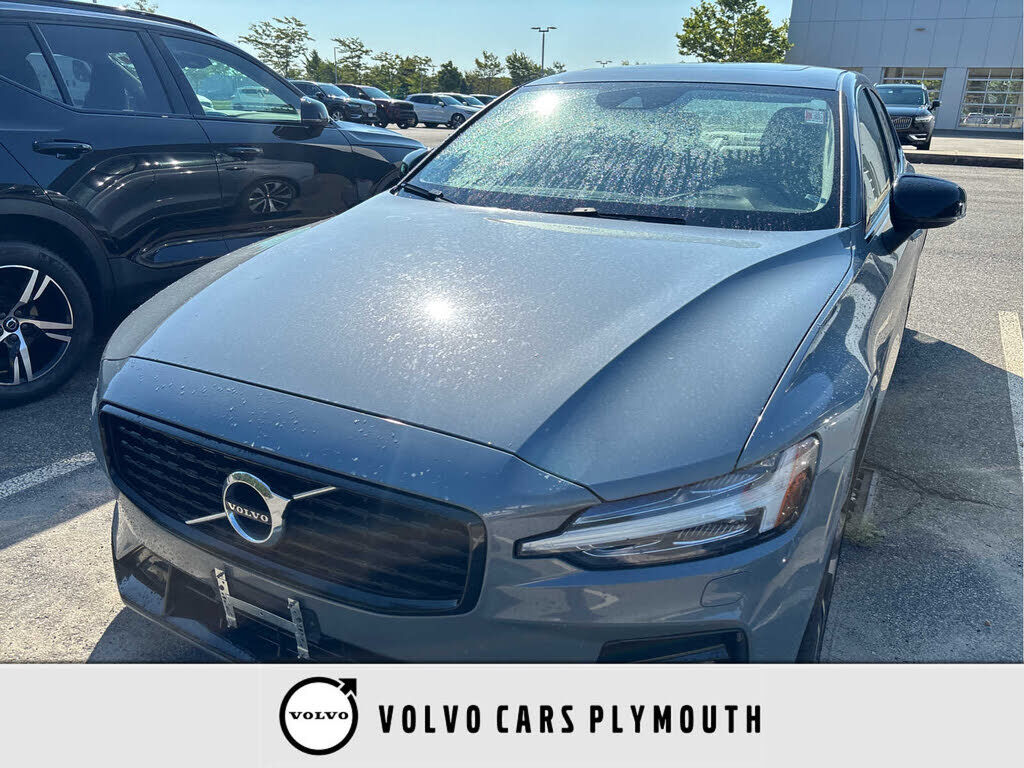 2022 VOLVO S60