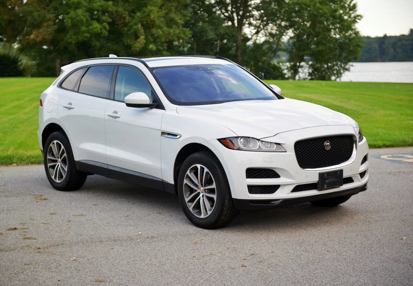 2018 JAGUAR F-Pace