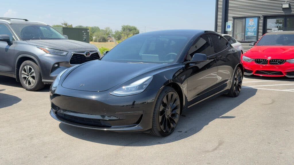 2022 TESLA Model 3