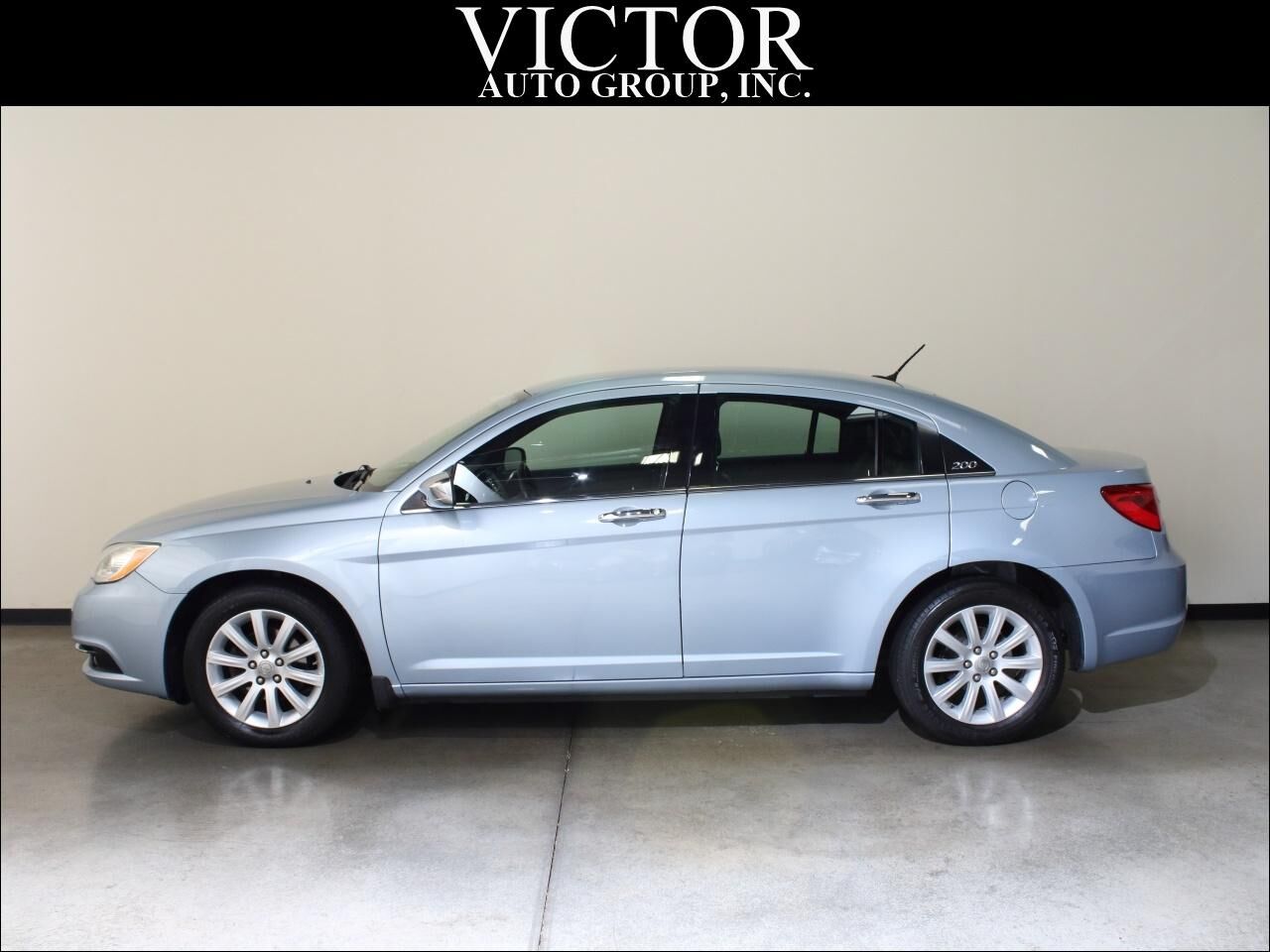 2013 CHRYSLER 200