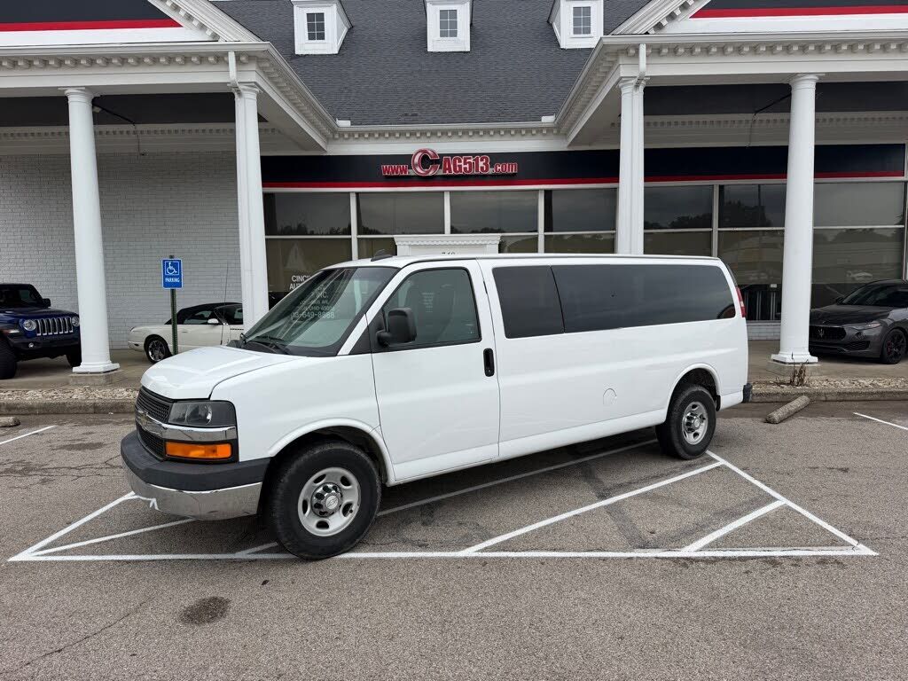 2017 CHEVROLET Express