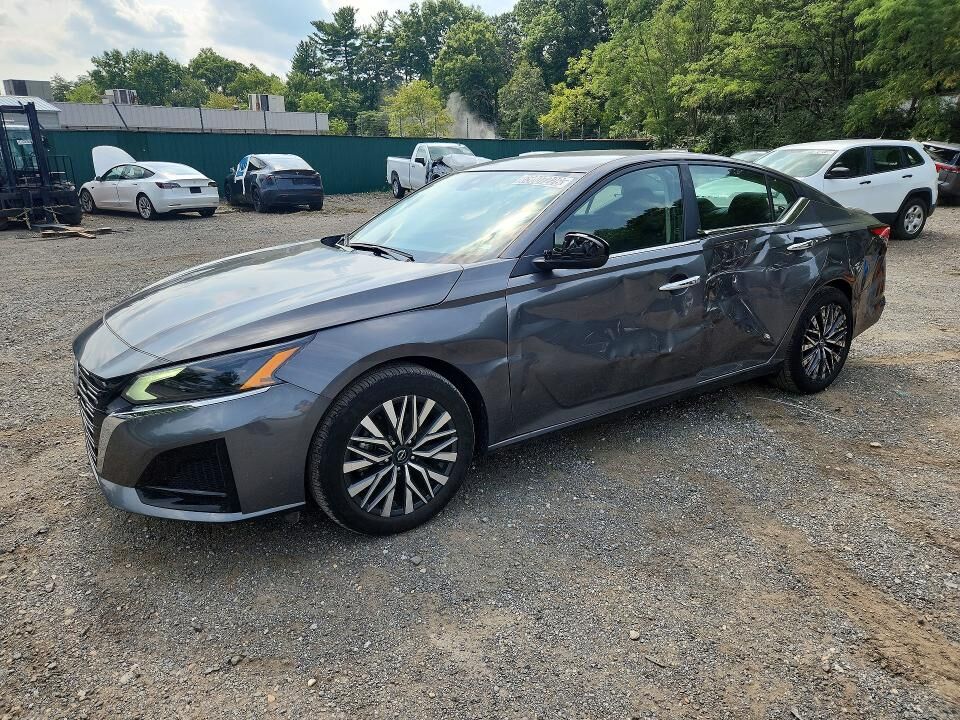 2025 NISSAN Altima