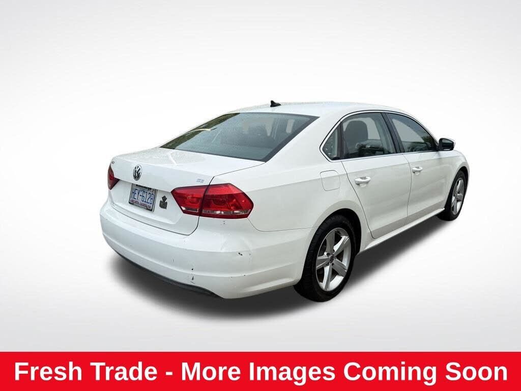 2013 VOLKSWAGEN Passat