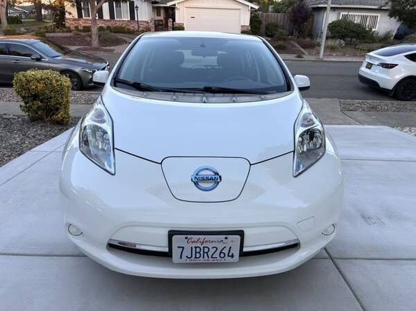 2015 NISSAN Leaf