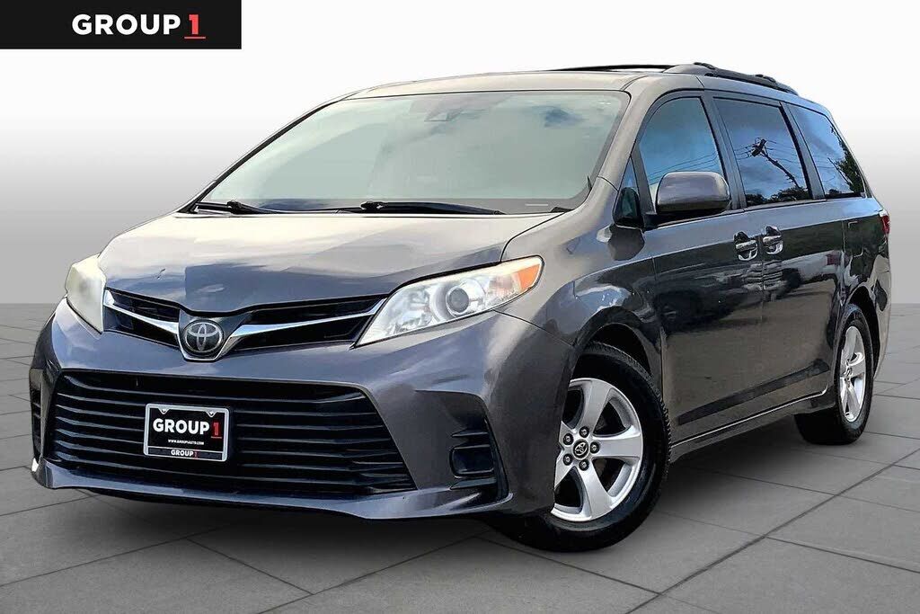 2018 TOYOTA Sienna