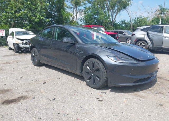 2025 TESLA Model 3