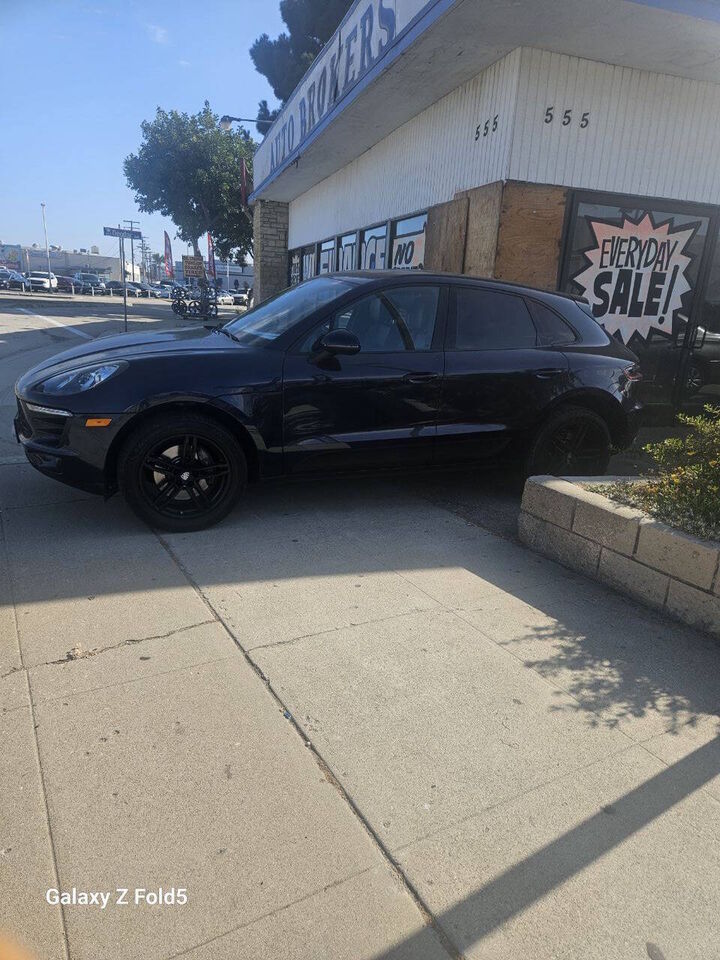 2018 PORSCHE Macan